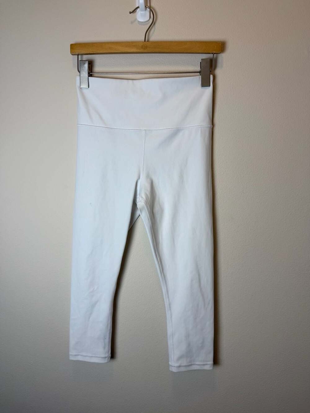 Athleta Elation Capri Leggings White Size S